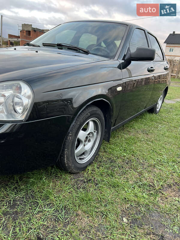 Хэтчбек ВАЗ / Lada 2172 Priora 2008 в Киеве фото 4 Хэтчбек ВАЗ / Lada 2172 Priora 2008 в Киеве