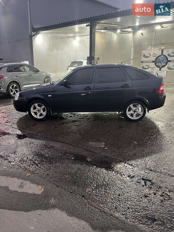 Хетчбек ВАЗ / Lada 2172 Priora 2008 в Києві фото 7 Хетчбек ВАЗ / Lada 2172 Priora 2008 в Києві