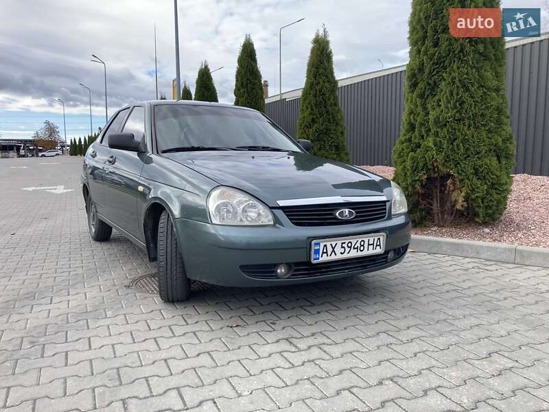 Хэтчбек ВАЗ / Lada 2172 Priora 2011 в Тернополе фото 2 Хэтчбек ВАЗ / Lada 2172 Priora 2011 в Тернополе