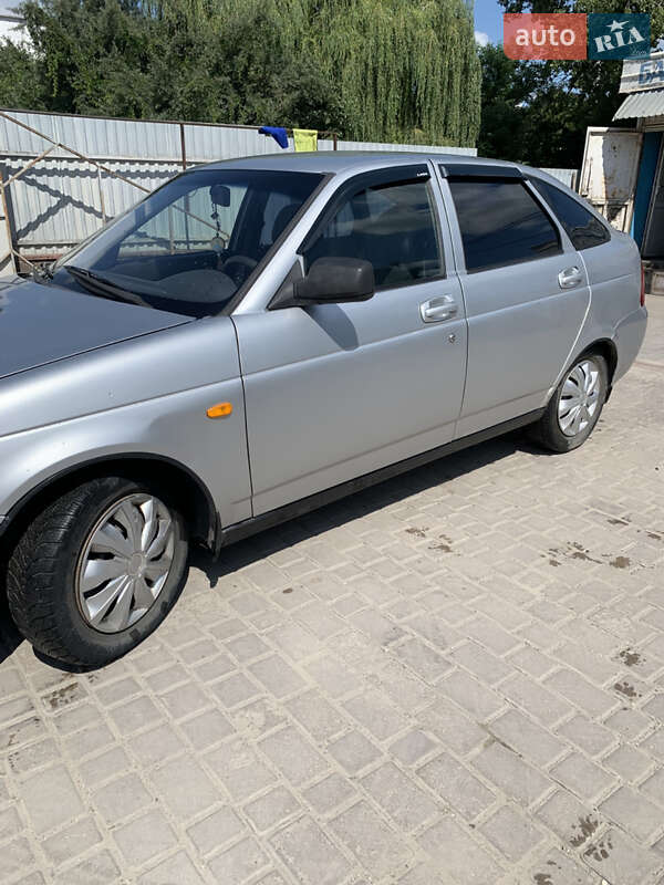 Хетчбек ВАЗ / Lada 2172 Priora 2010 в Тернополі