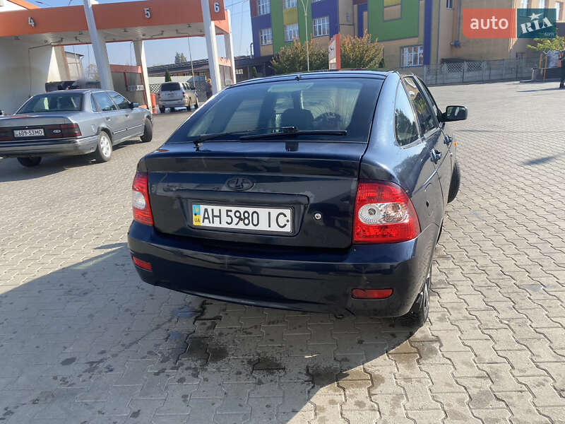 Хэтчбек ВАЗ / Lada 2172 Priora 2008 в Черновцах фото 6 Хэтчбек ВАЗ / Lada 2172 Priora 2008 в Черновцах