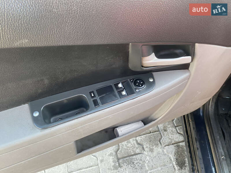 Хэтчбек ВАЗ / Lada 2172 Priora 2008 в Черновцах фото 13 Хэтчбек ВАЗ / Lada 2172 Priora 2008 в Черновцах