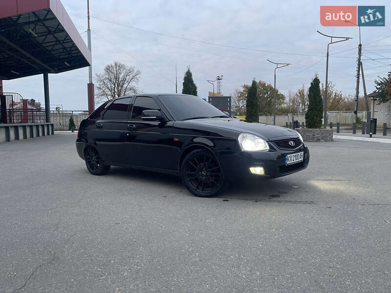 Хэтчбек ВАЗ / Lada 2172 Priora 2011 в Харькове