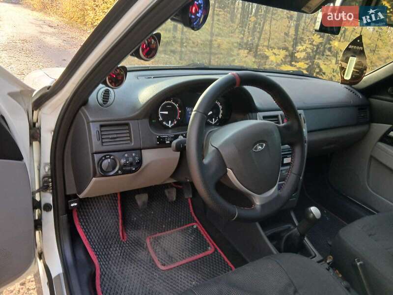 Хэтчбек ВАЗ / Lada 2172 Priora 2013 в Днепре фото 8 Хэтчбек ВАЗ / Lada 2172 Priora 2013 в Днепре