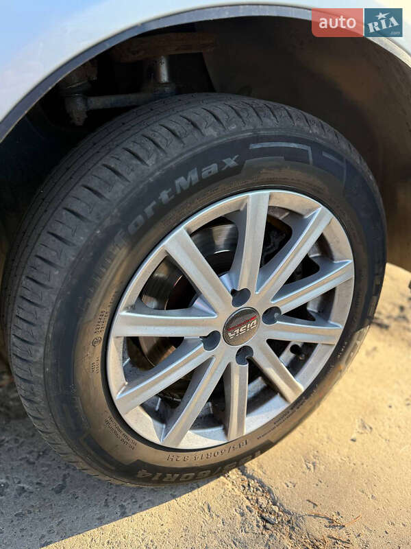 Хетчбек ВАЗ / Lada 2172 Priora 2013 в Прилуках