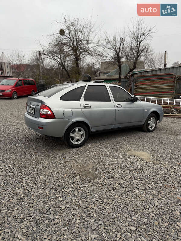Хетчбек ВАЗ / Lada 2172 Priora 2009 в Смілі фото 5 Хетчбек ВАЗ / Lada 2172 Priora 2009 в Смілі