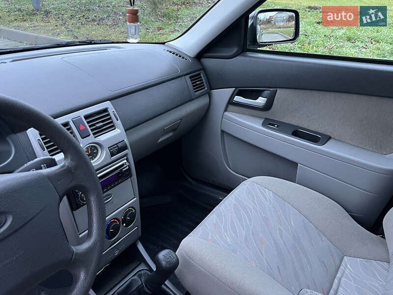 Хетчбек ВАЗ / Lada 2172 Priora 2008 в Здолбуніві фото 22 Хетчбек ВАЗ / Lada 2172 Priora 2008 в Здолбуніві