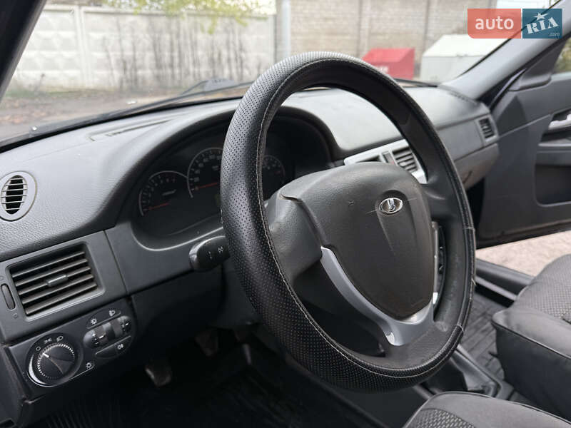 Хэтчбек ВАЗ / Lada 2172 Priora 2013 в Первомайске фото 25 Хэтчбек ВАЗ / Lada 2172 Priora 2013 в Первомайске