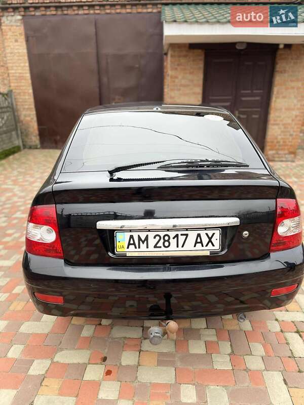Хэтчбек ВАЗ / Lada 2172 Priora 2008 в Бердичеве