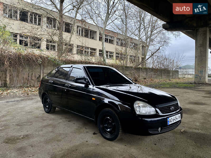 Хетчбек ВАЗ / Lada 2172 Priora 2008 в Мукачевому фото 2 Хетчбек ВАЗ / Lada 2172 Priora 2008 в Мукачевому