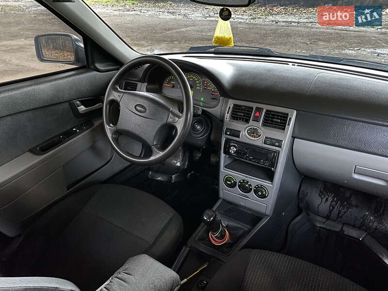 Хетчбек ВАЗ / Lada 2172 Priora 2008 в Мукачевому фото 13 Хетчбек ВАЗ / Lada 2172 Priora 2008 в Мукачевому