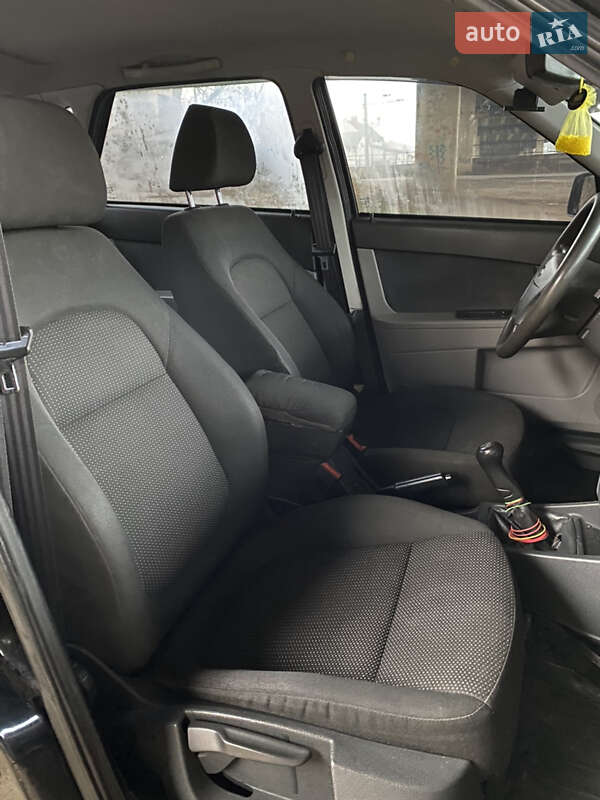 Хетчбек ВАЗ / Lada 2172 Priora 2008 в Мукачевому фото 21 Хетчбек ВАЗ / Lada 2172 Priora 2008 в Мукачевому