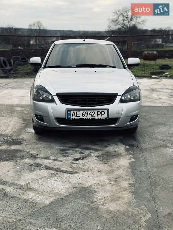 Хетчбек ВАЗ / Lada 2172 Priora 2011 в Підгородному фото 2 Хетчбек ВАЗ / Lada 2172 Priora 2011 в Підгородному