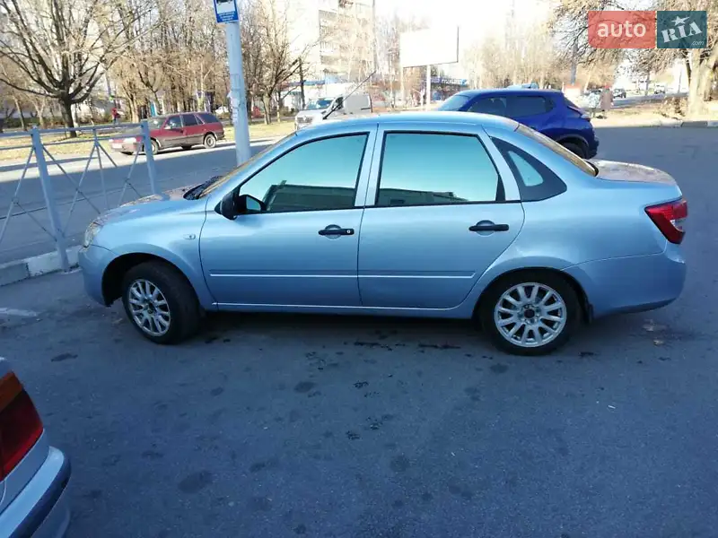 ВАЗ / Lada 2190 Granta