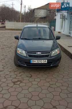 Седан ВАЗ 2190 Granta 2015 в 