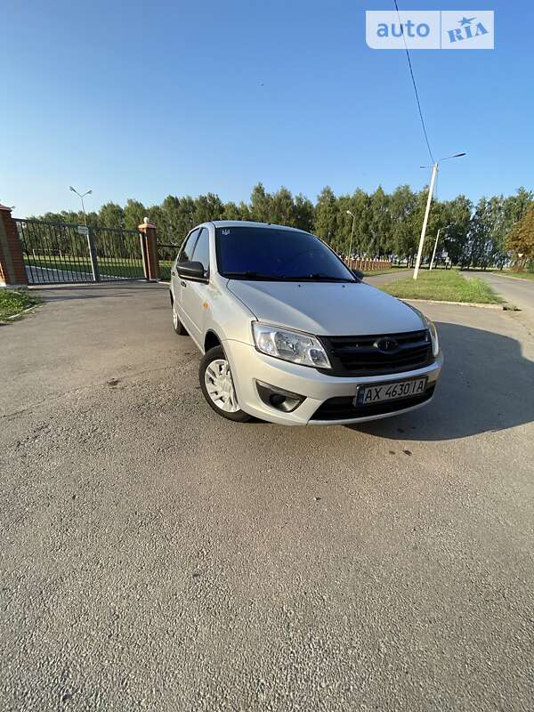 Седан ВАЗ / Lada 2190 Granta 2014 в Краснограде