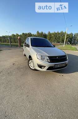 Седан ВАЗ / Lada 2190 Granta 2014 в Краснограде