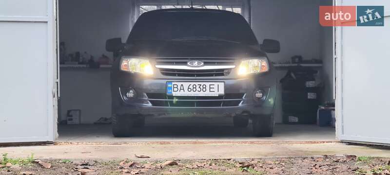 ВАЗ / Lada 2190 Granta 2013