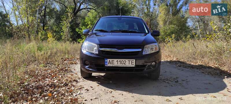 Седан ВАЗ / Lada 2190 Granta 2013 в Днепре