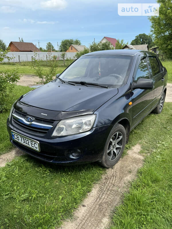 Седан ВАЗ / Lada 2190 Granta 2012 в Городні