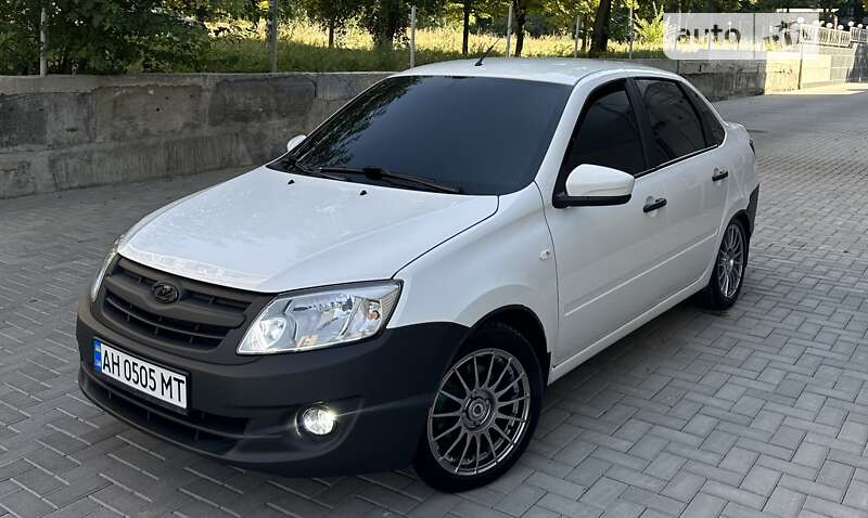 Седан ВАЗ / Lada 2190 Granta 2015 в Краматорске