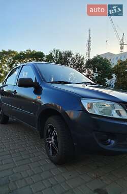 Седан ВАЗ / Lada 2190 Granta 2013 в Одессе