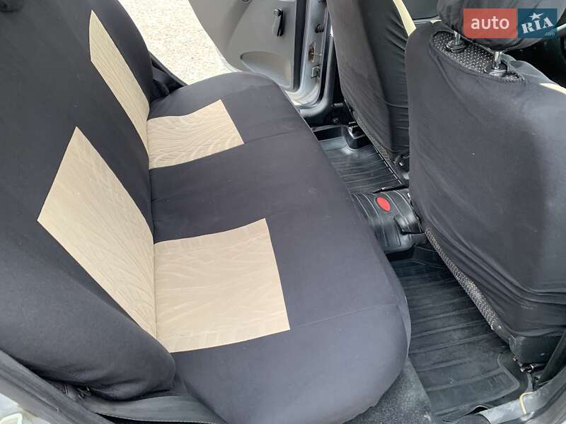 Седан ВАЗ / Lada 2190 Granta 2013 в Одессе