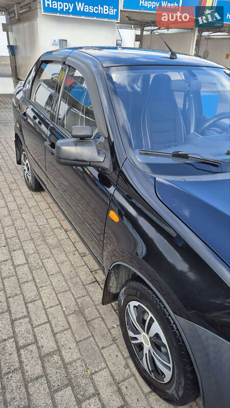 Седан ВАЗ / Lada 2190 Granta 2012 в Харькове