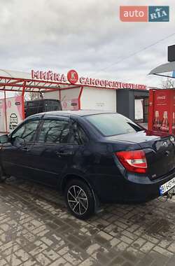 Седан ВАЗ 2190 Granta 2013 в 
