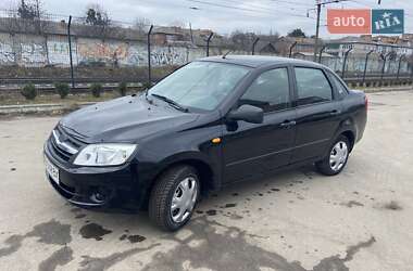 Седан ВАЗ / Lada 2190 Granta 2013 в Жмеринке