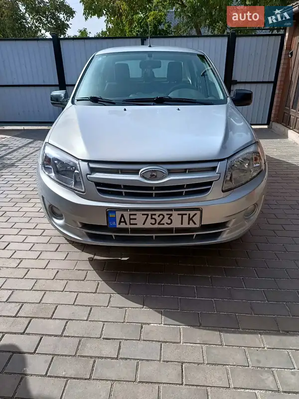 ВАЗ / Lada 2190 Granta