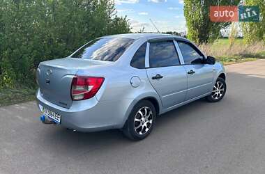 Седан ВАЗ 2190 Granta 2014 в 