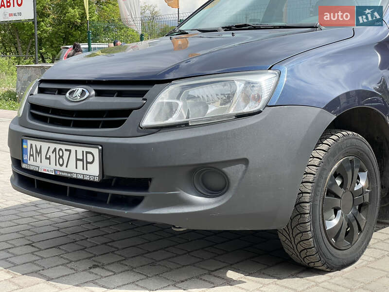 Седан ВАЗ / Lada 2190 Granta 2012 в Бердичеве