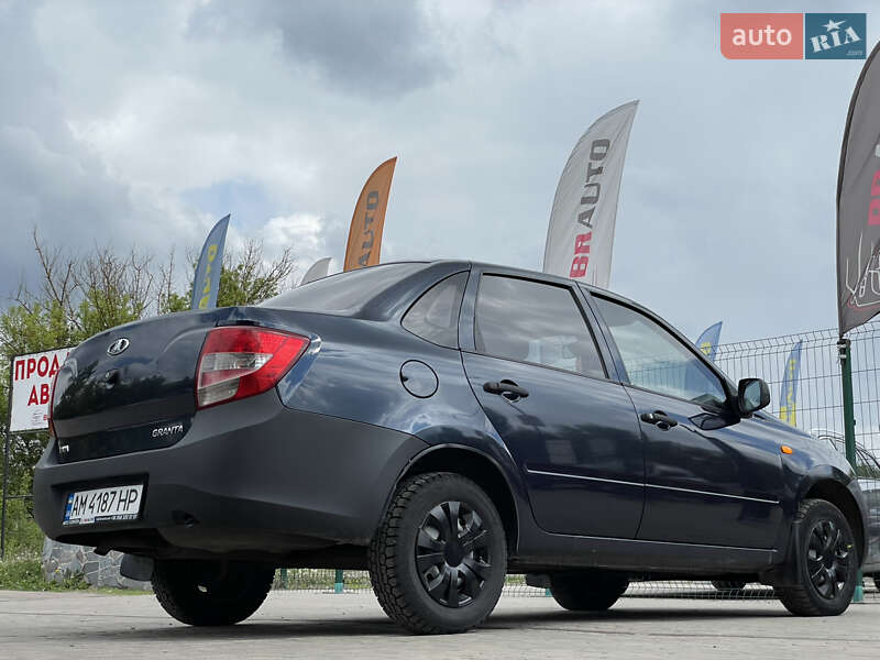 Седан ВАЗ / Lada 2190 Granta 2012 в Бердичеве