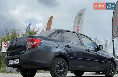 Седан ВАЗ 2190 Granta 2012 в 