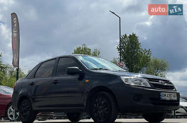 Седан ВАЗ 2190 Granta 2012 в 