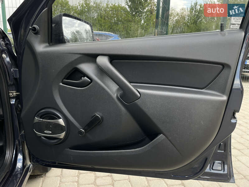 Седан ВАЗ / Lada 2190 Granta 2012 в Бердичеве