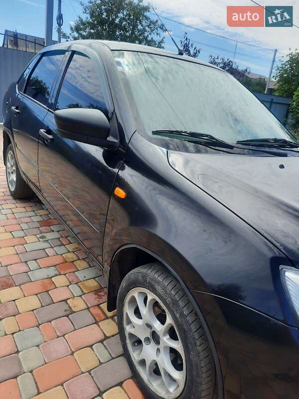 Седан ВАЗ / Lada 2190 Granta 2014 в Житомире