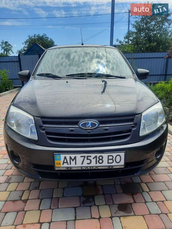 Седан ВАЗ / Lada 2190 Granta 2014 в Житомире