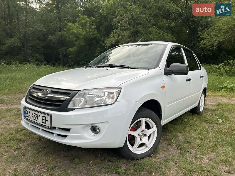 ВАЗ / Lada 2190 Granta 2013