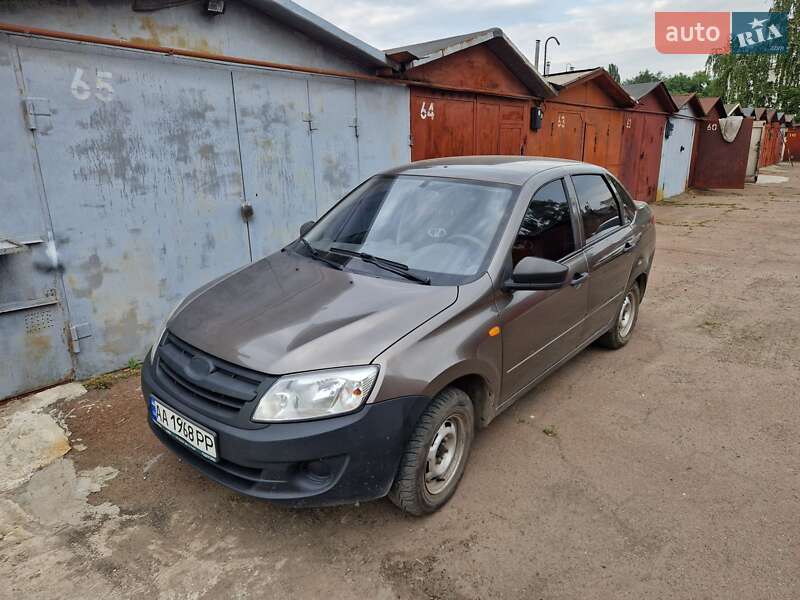 Седан ВАЗ / Lada 2190 Granta 2015 в Киеве