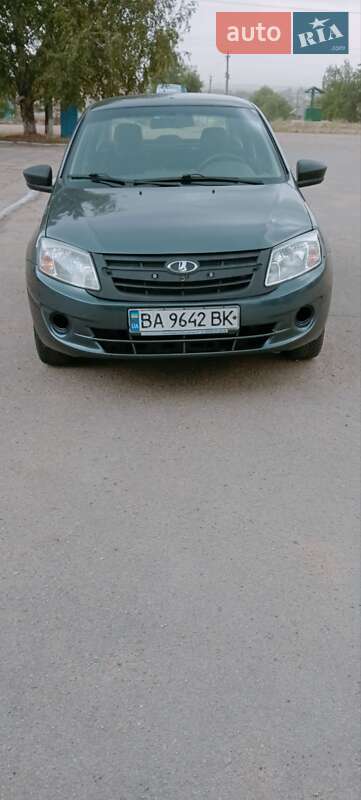 ВАЗ / Lada 2190 Granta 2017
