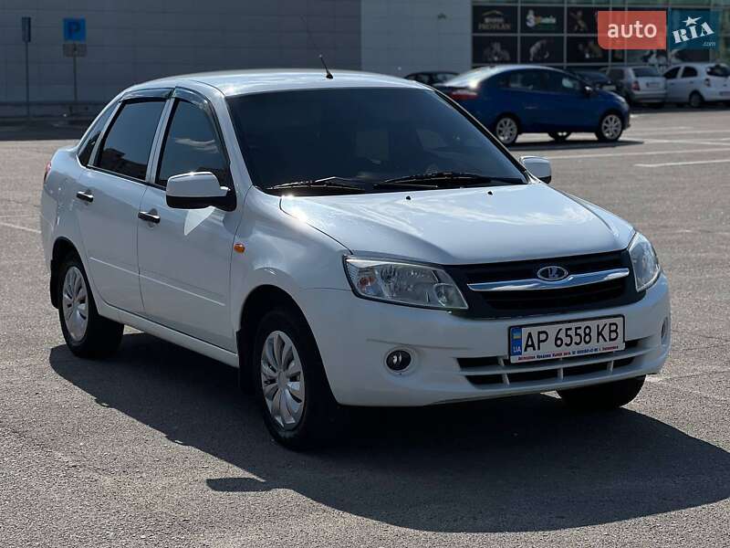 Седан ВАЗ / Lada 2190 Granta 2013 в Запоріжжі