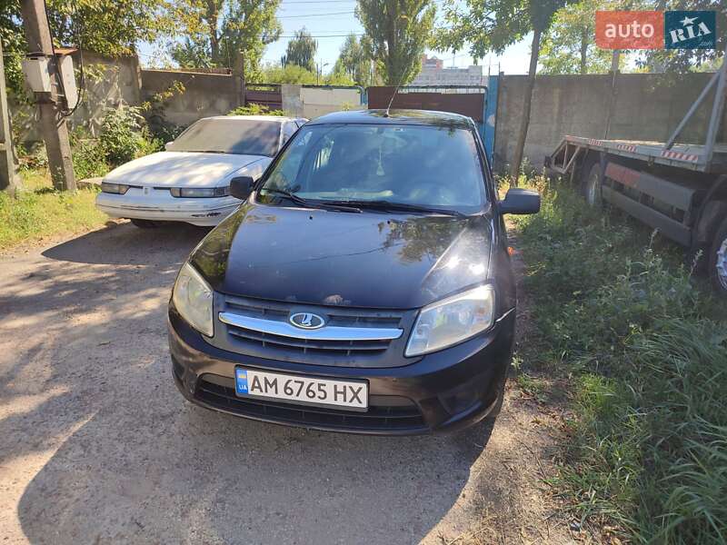 ВАЗ / Lada 2190 Granta 2015