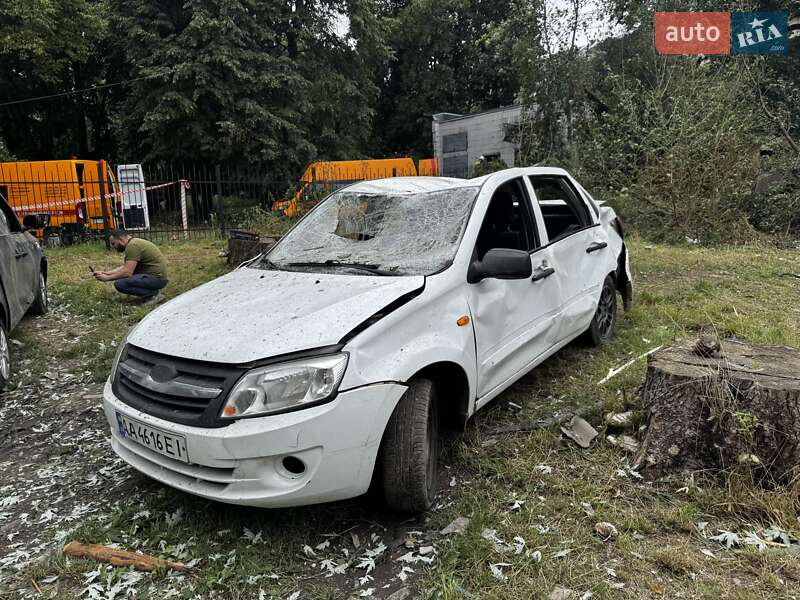 Седан ВАЗ / Lada 2190 Granta 2013 в Києві