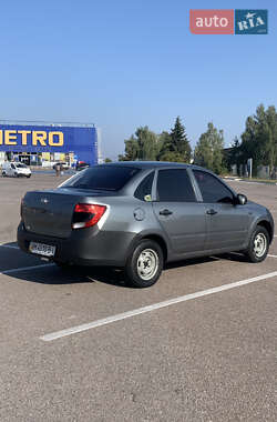 Седан ВАЗ 2190 Granta 2012 в 