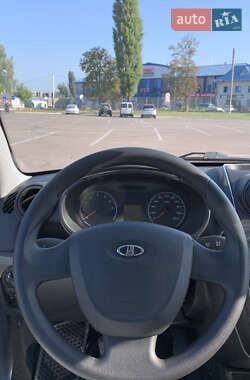 Седан ВАЗ 2190 Granta 2012 в 