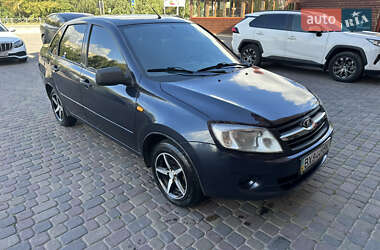 Седан ВАЗ 2190 Granta 2013 в 
