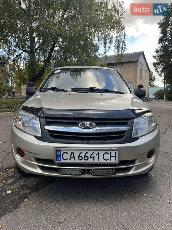 ВАЗ / Lada 2190 Granta 2013