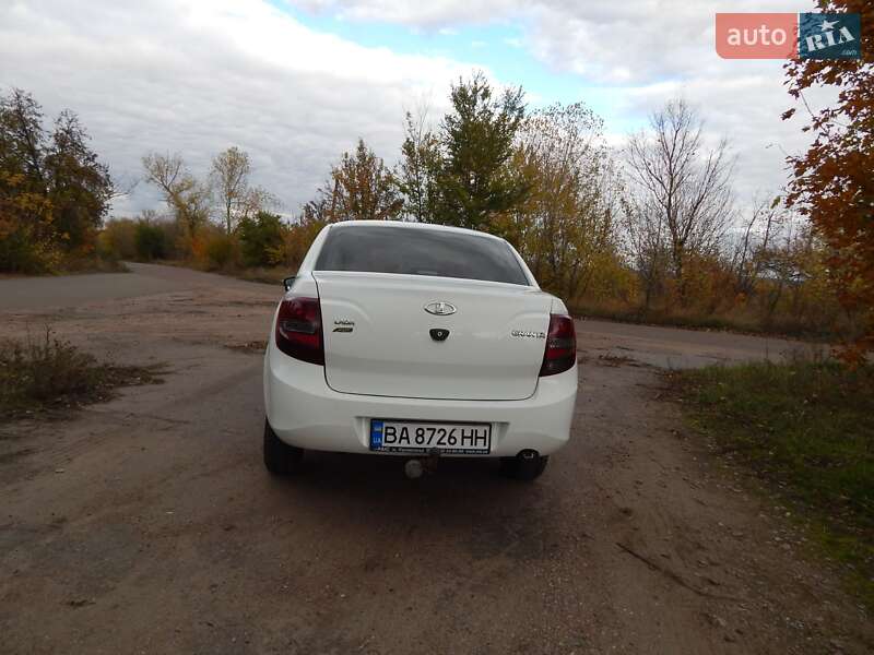 Седан ВАЗ / Lada 2190 Granta 2016 в Олександрії